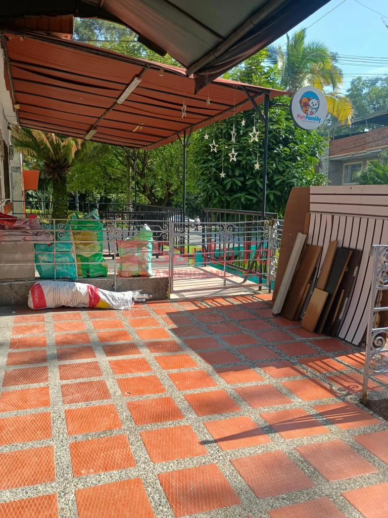Local en San Javier, Medellín — foto 12