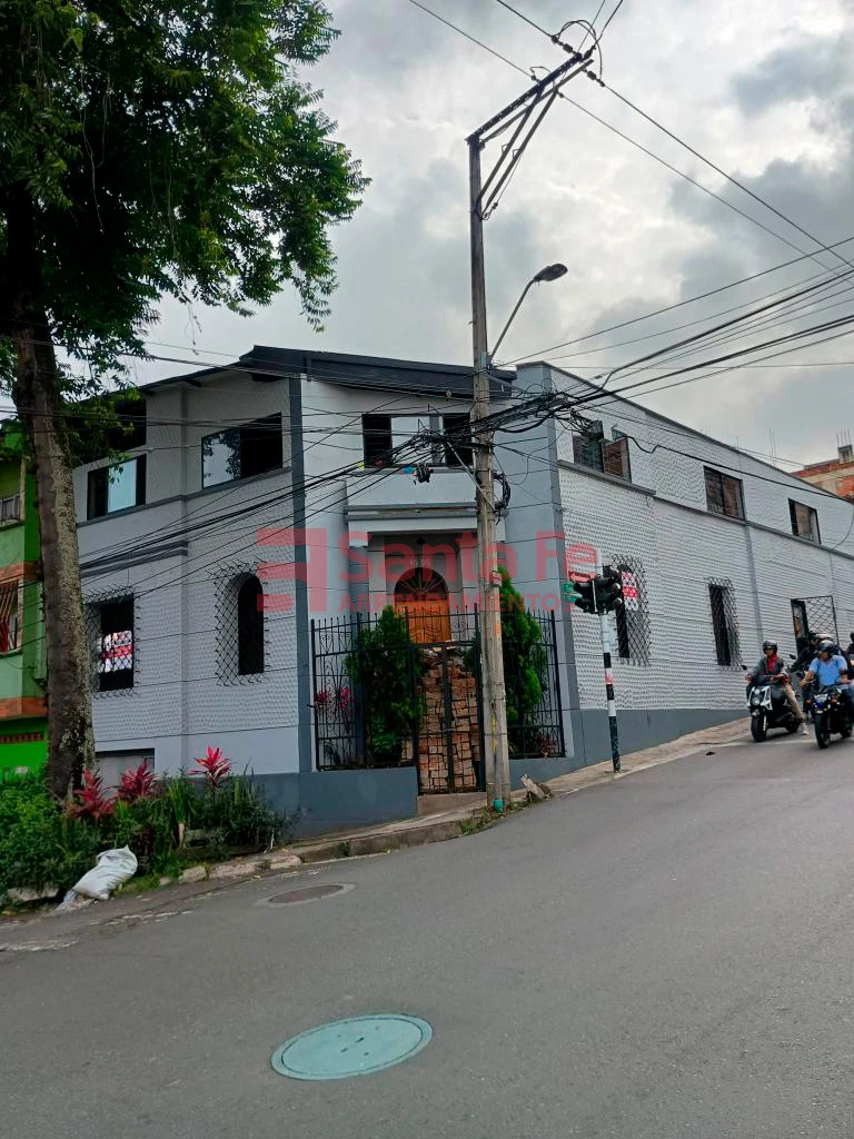 Casa Local en Centro, Medellín
