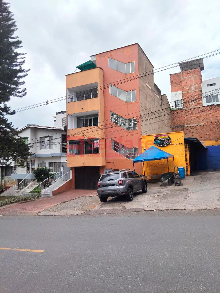 Casa Local en Santa Mónica, Medellín