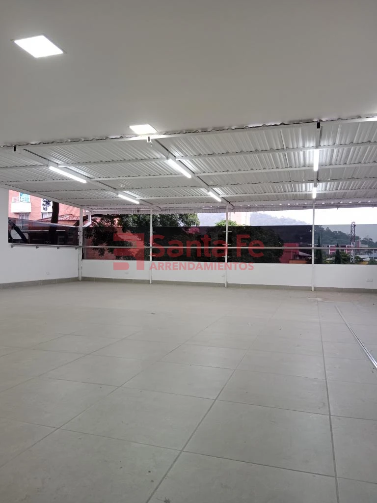Local en Cerca exito de Colombia, Medellín