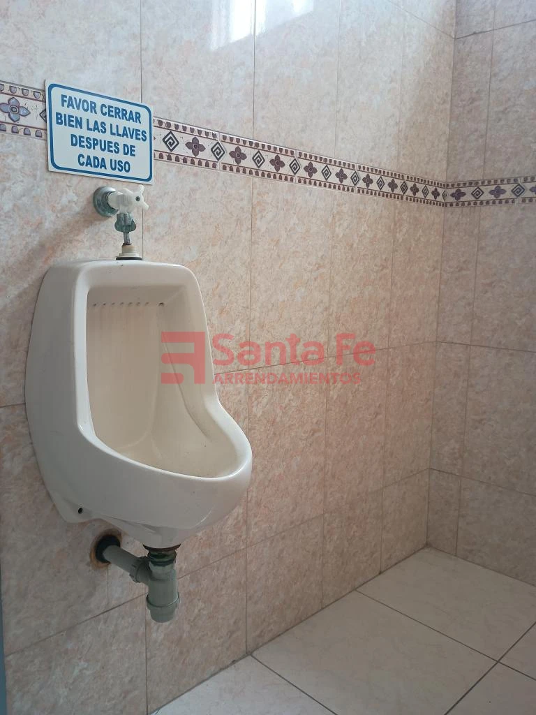 Local en Cerca exito de Colombia, Medellín — foto 12