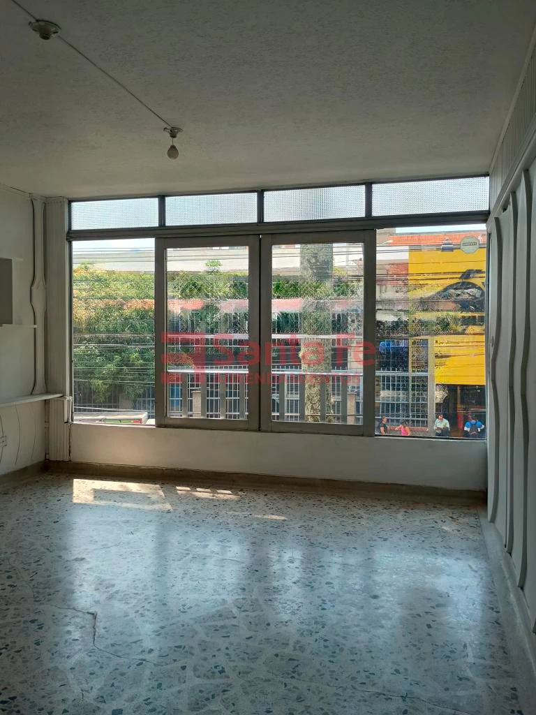 Local en Cerca exito de Colombia, Medellín