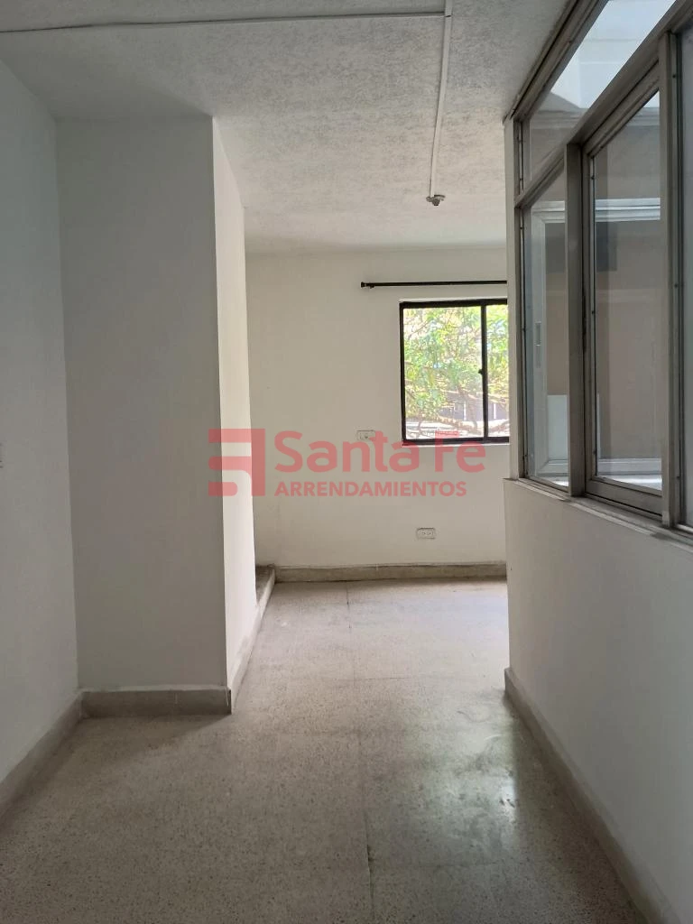 Local en Cerca exito de Colombia, Medellín — foto 12