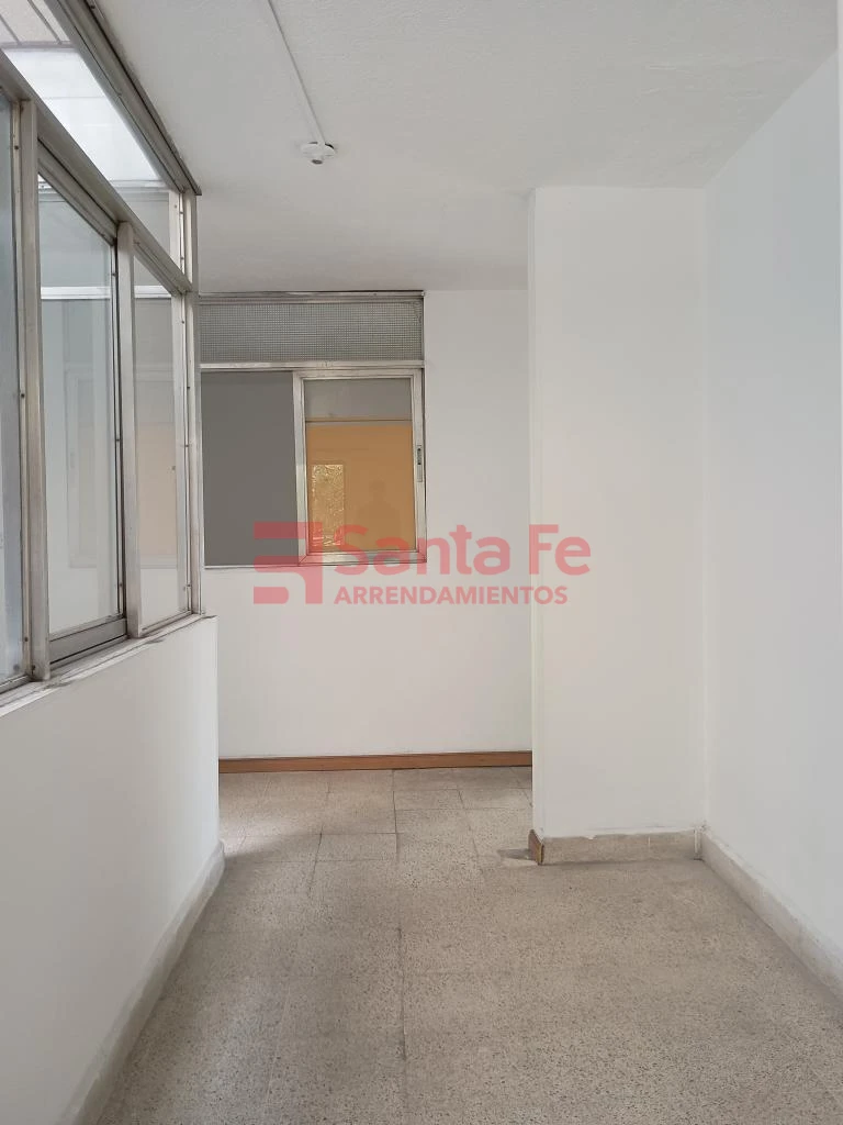 Local en Cerca exito de Colombia, Medellín — foto 13