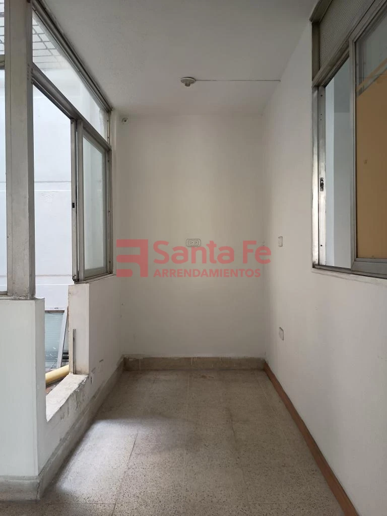 Local en Cerca exito de Colombia, Medellín — foto 14