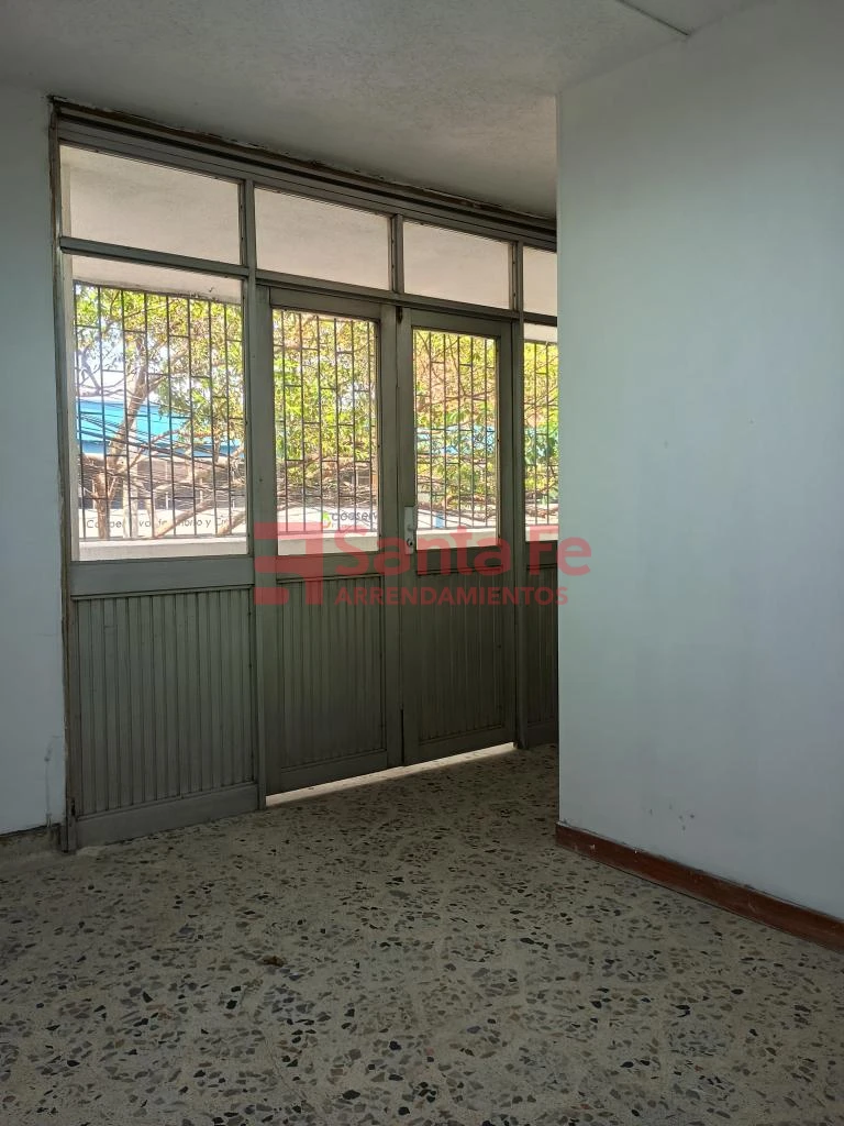 Local en Cerca exito de Colombia, Medellín — foto 18