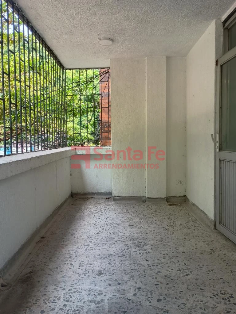Local en Cerca exito de Colombia, Medellín — foto 19
