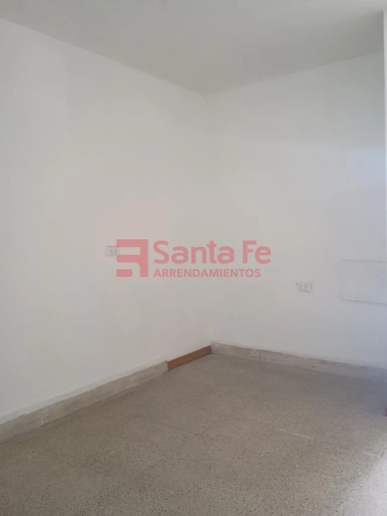 Local en Cerca exito de Colombia, Medellín — foto 25