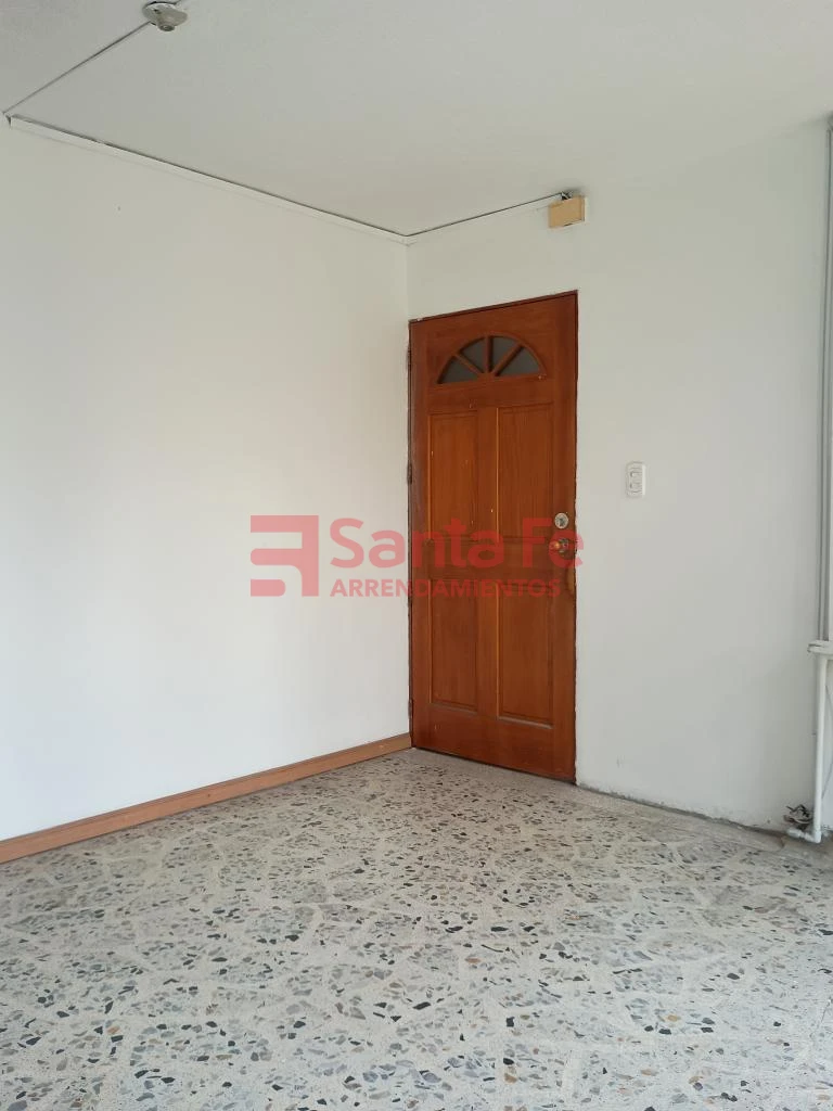 Local en Cerca exito de Colombia, Medellín — foto 27