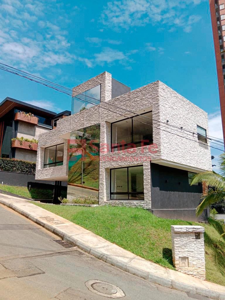 Casa en Poblado, Medellín