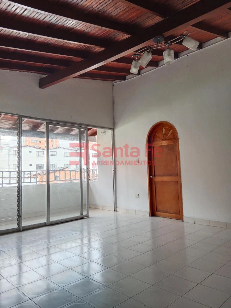 Casa Local en Laureles, Medellín