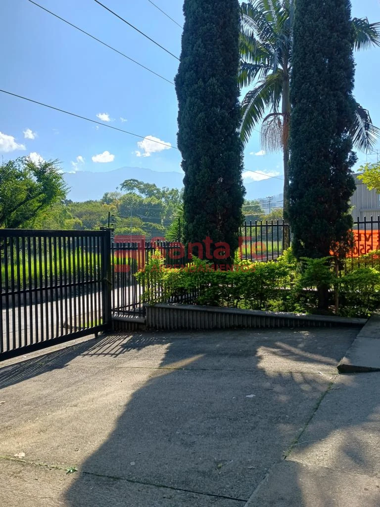 Local en Envigado, Envigado