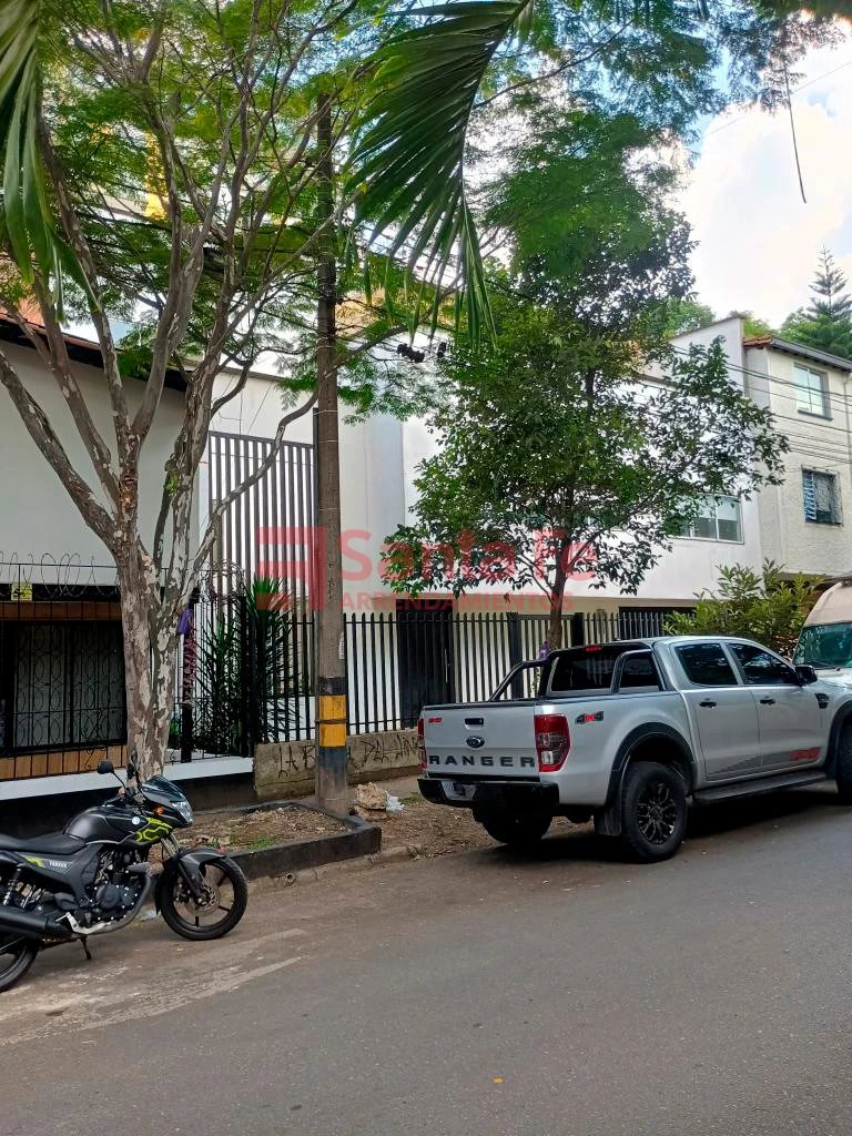 Casa Local en Florida Nueva, Medellín
